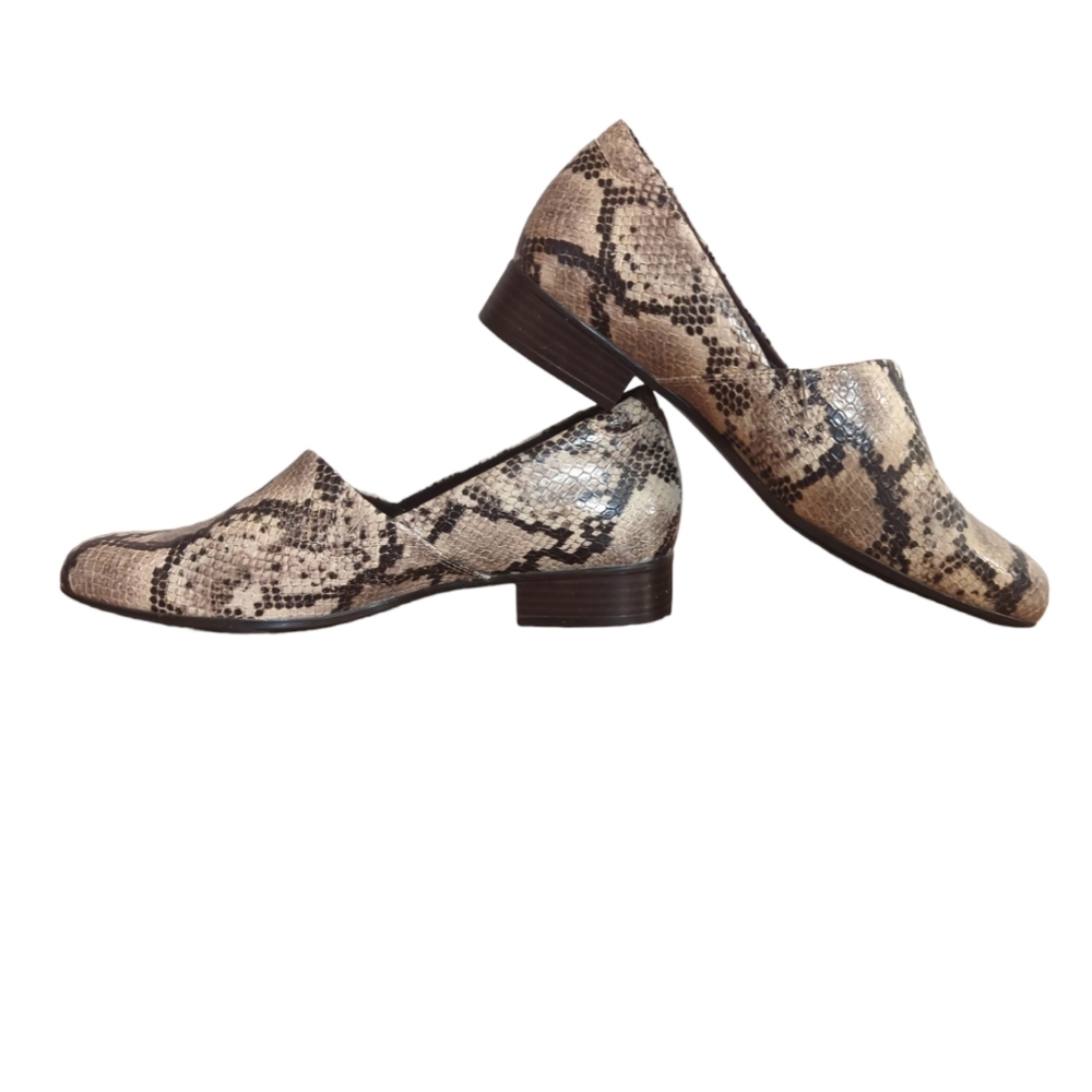 NWOT Snake print Clarks Juliet Palm size 9